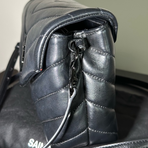 Saint Laurent Black Quilted Crossbody Bag - Picture 4 of 11